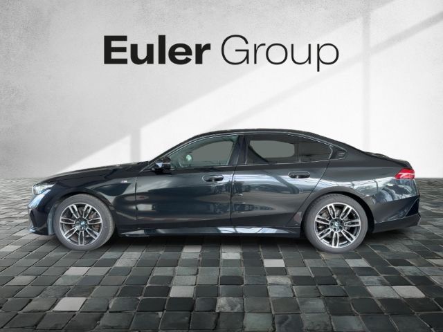 BMW 520 d Limousine Sportpaket Navi Digitales Cockpi foto 2