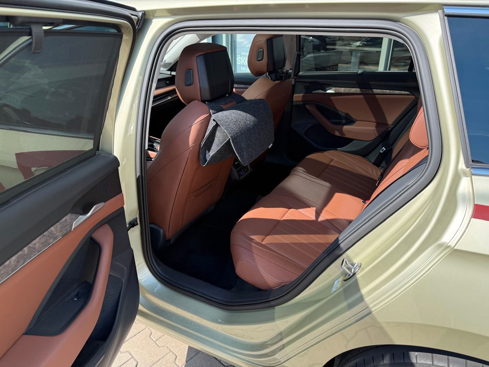 Fahrzeugabbildung SKODA Superb Combi L&K