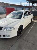 Skoda Octavia  1.8 Turbo - Skoda Octavia: Turbo