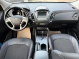 Hyundai ix35 2.0 GDI Style 4WD*TÜV neu*AHK*1.Hand*Allrad - Hyundai ix35: Allradantrieb, Automatik, 2.0