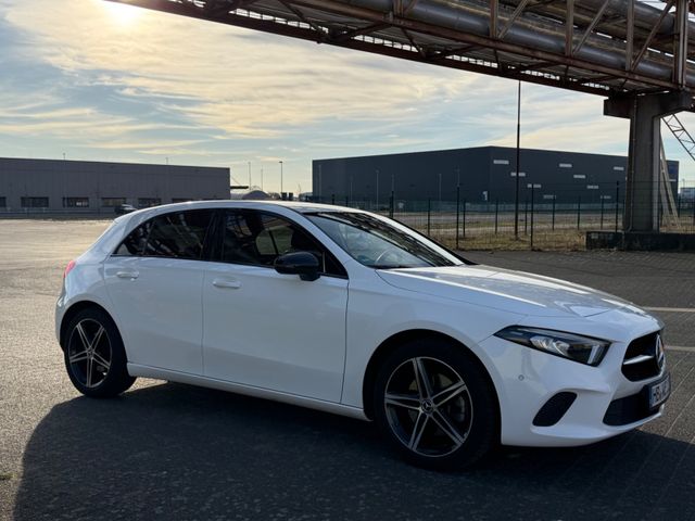 MERCEDES-BENZ A 220 DCT -