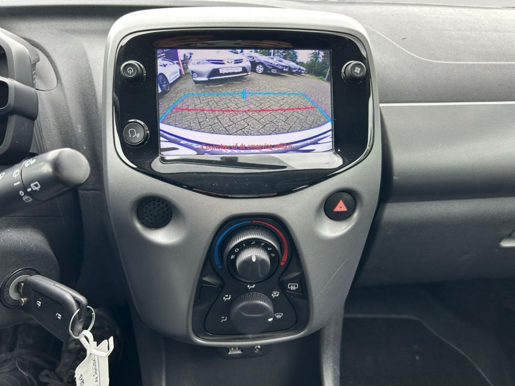 Fahrzeugabbildung Toyota Aygo x-play club