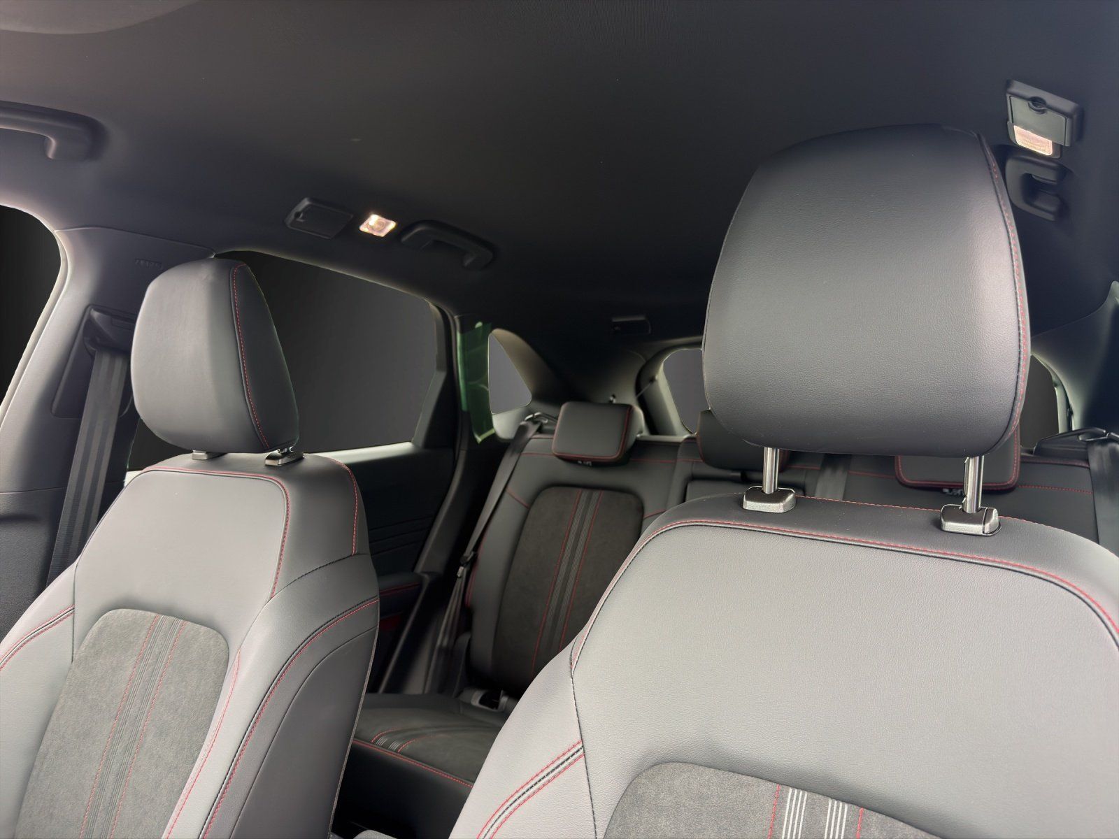 Fahrzeugabbildung Ford Kuga ST-Line X Black Package LED Matrix AHK ab.