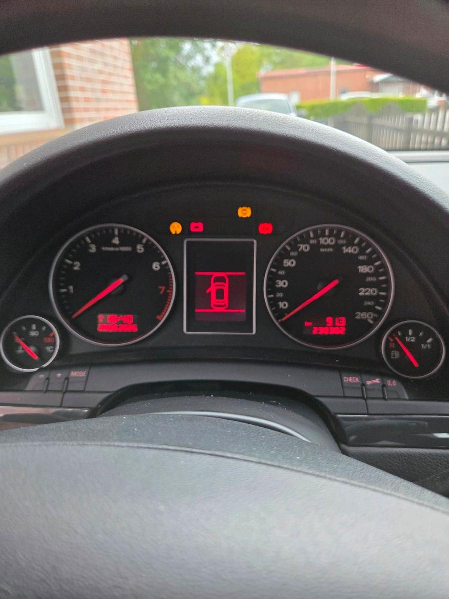 Audi A4 2004 — photo 5