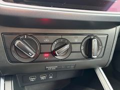 Fahrzeugabbildung Seat Arona Style 1.0 TSI - PDC*App*Sitzhg*Navi*Standh