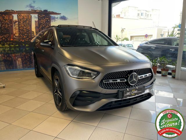 Mercedes-Benz MERCEDES-BENZ GLA 180 d Auto Premium *Vernice OP imagem 3