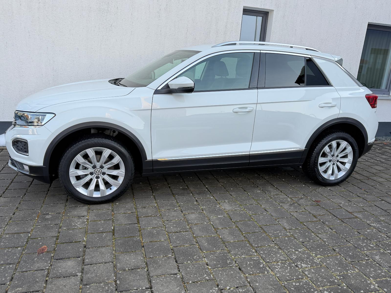 Volkswagen T-Roc 1.5 TSI Sport (AHK,LED,el.Heckkl.,18",SH)