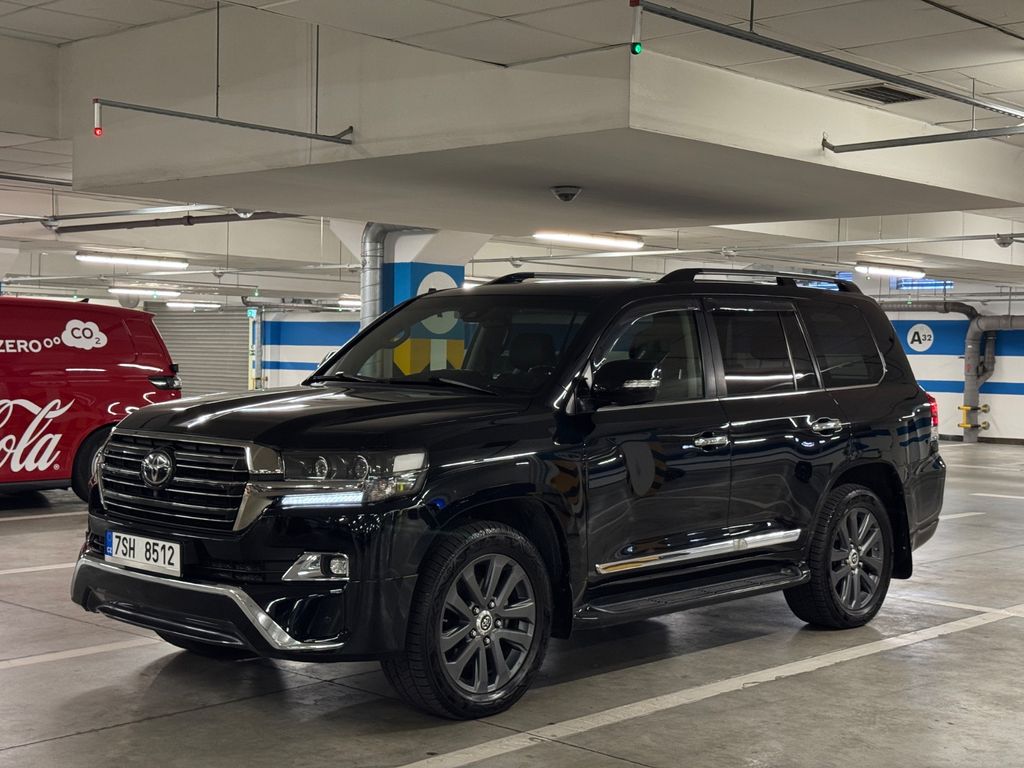 Image of Toyota Land Cruiser