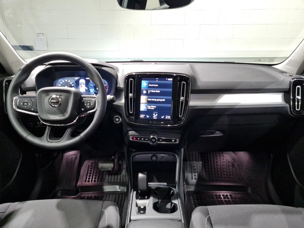 Volvo XC40 Momentum Pro 2WD