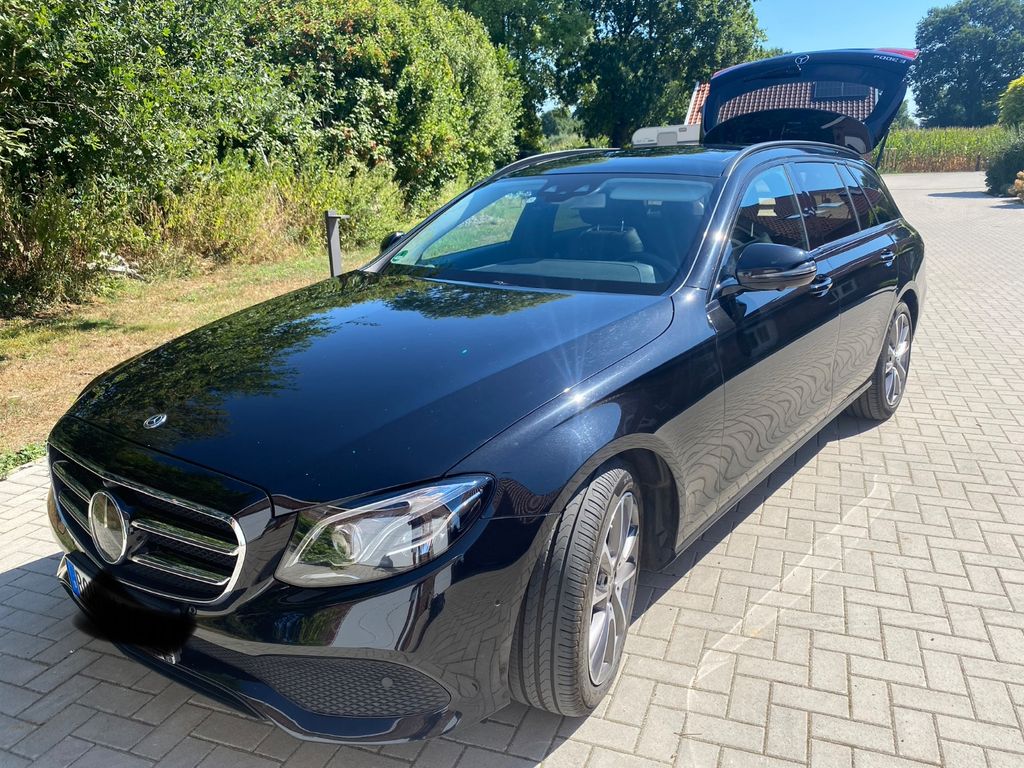 Image of Mercedes-Benz E 300