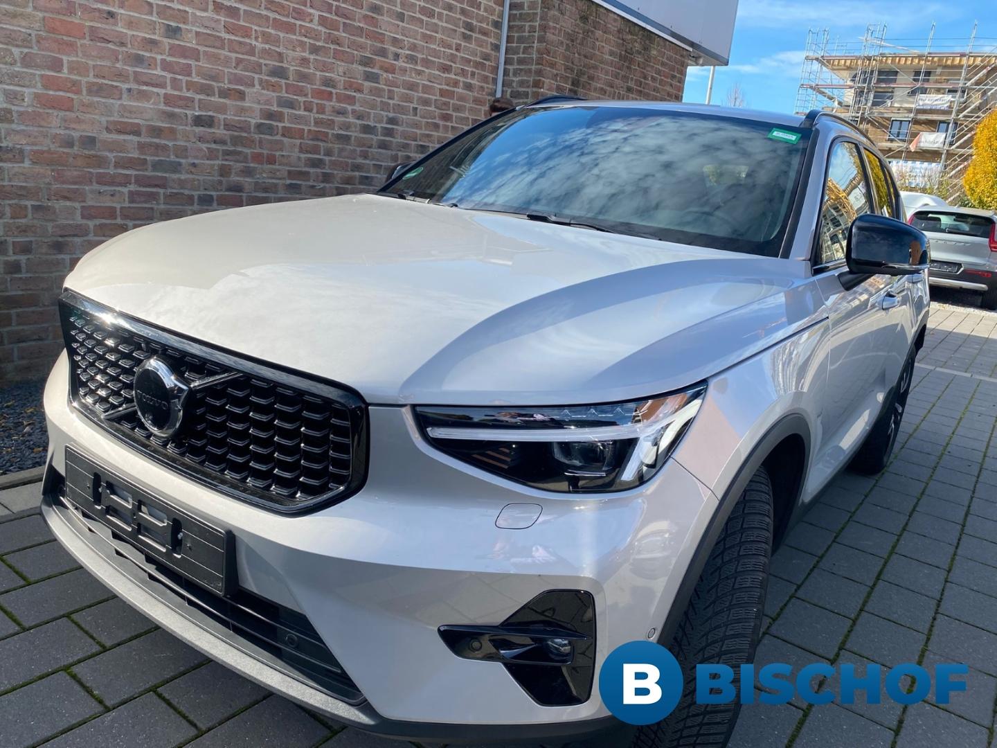 Volvo XC40 B3 Plus Dark 2WD Memory Sitze HarmanKardon 
