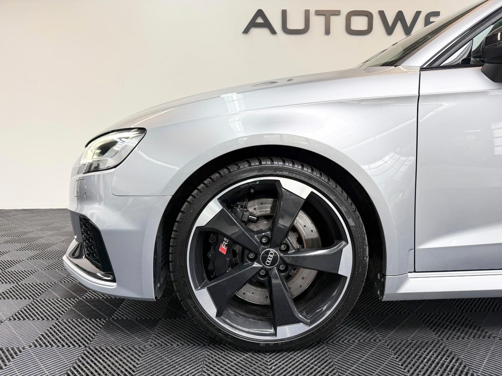 Audi RS 3 Sportback 2.5 TFSI Quattro*SCHALE*PANO*KAME
