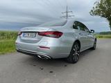 Mercedes-Benz E 300 e 4MATIC Autom. - Avantgarde - Mercedes-Benz E 300 mit Hybrid-Antrieb: Schiebedach, Limousine