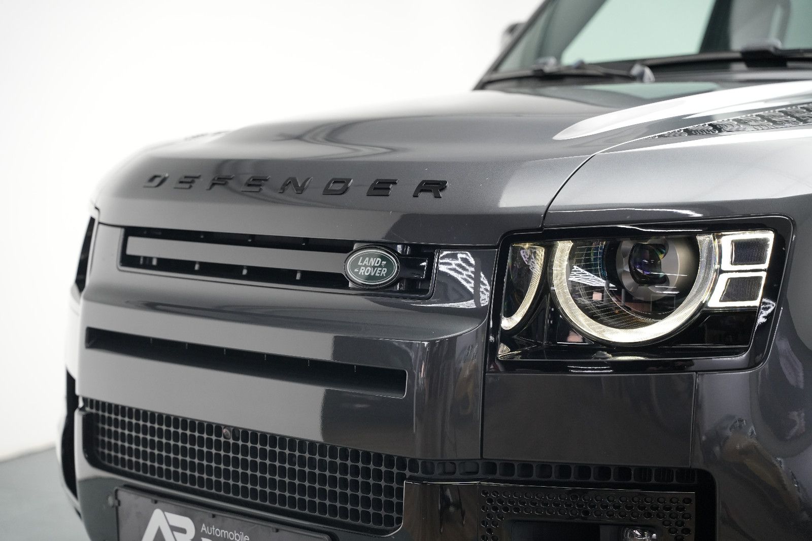 Fahrzeugabbildung Land Rover Defender 110 V8 *Panorama*HUD*Meridian*360°KAM*