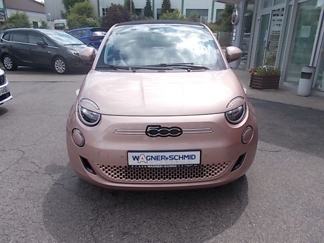Fahrzeugabbildung Fiat 500 500e Cabrio 42 kWh (118 PS)