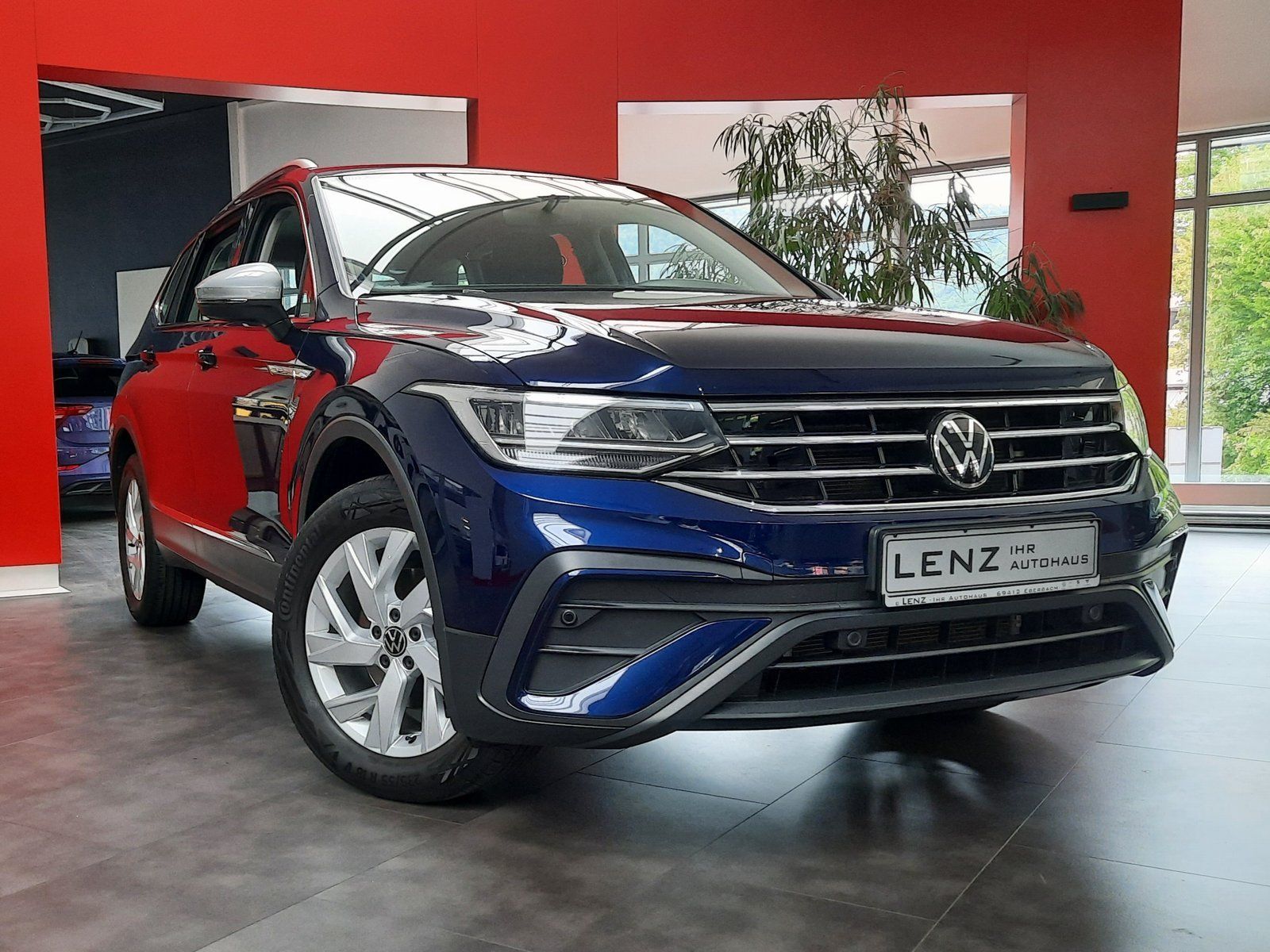 Fahrzeugabbildung Volkswagen Tiguan Allspace Life TDI DSG *AHK*Navi*LED*PDC*