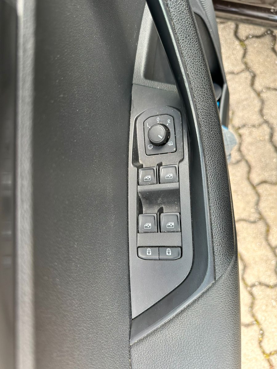 Fahrzeugabbildung SKODA Karoq Clever