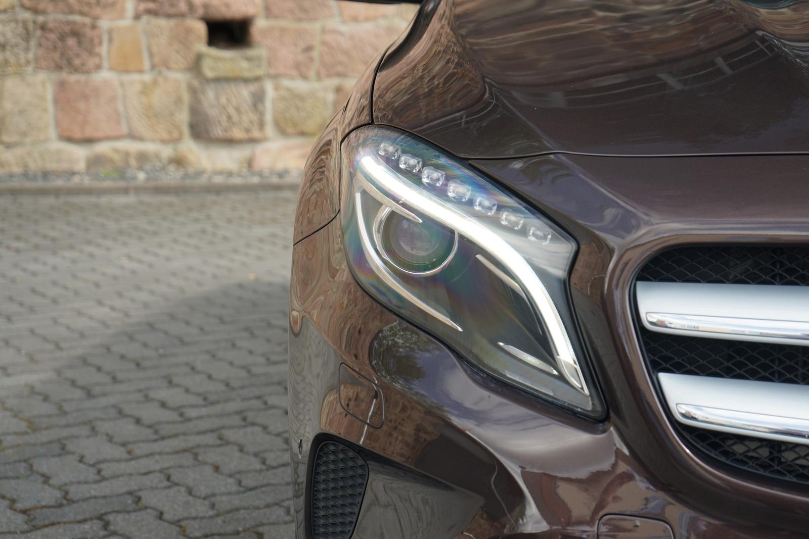 Mercedes-Benz GLA 200 Standard Bi-Xenon Sitzheizung Kamera PDC