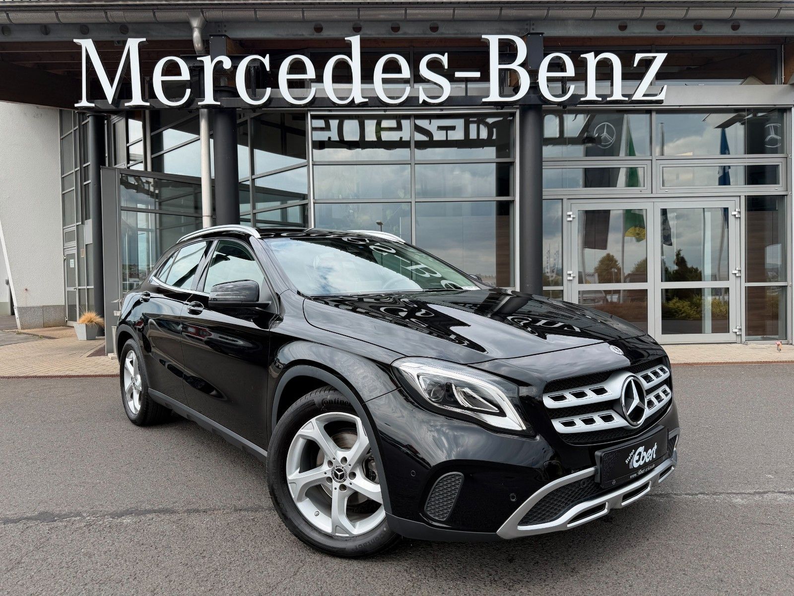 Fahrzeugabbildung Mercedes-Benz GLA 200 Progressive+RKamera+TotW+CarPlay+LED