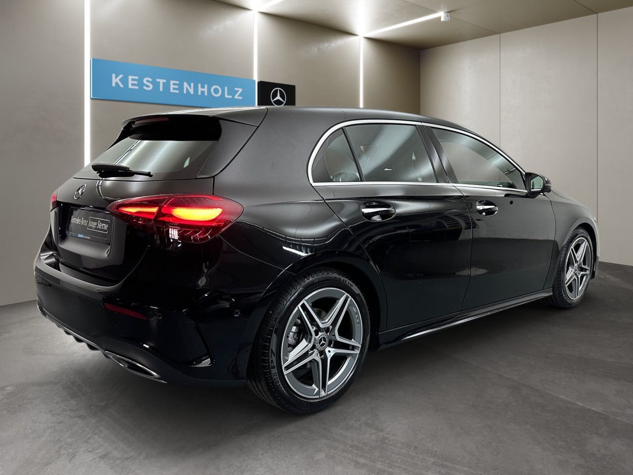 Mercedes-Benz A 200 d Edition AMG DISTRO KEYLESS 360° SHZ DAB foto 4