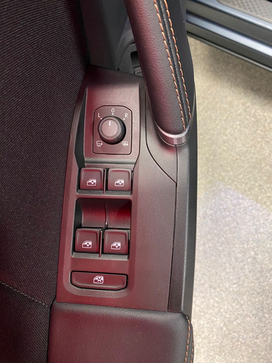 Fahrzeugabbildung CUPRA Formentor 1.5 eTSI MHEV DSG+MATRIX+NAVI+360°KAME