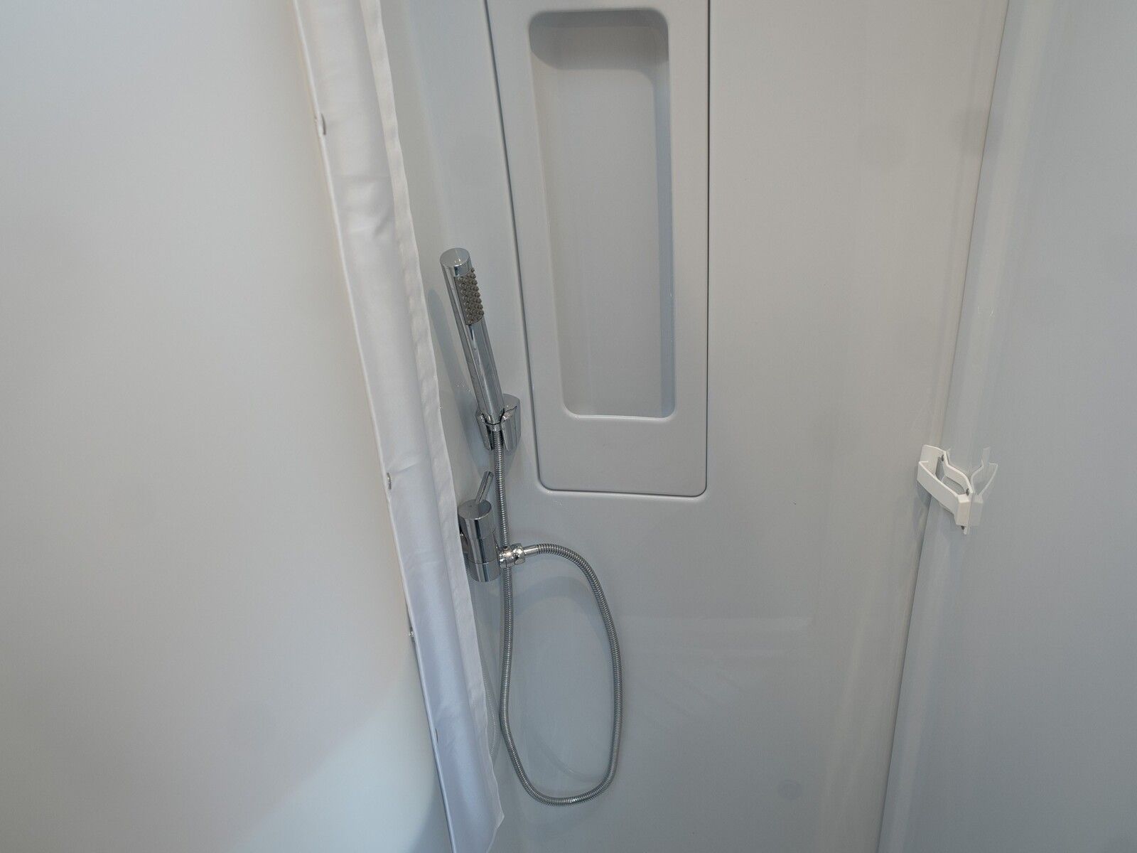 Fahrzeugabbildung Dethleffs Globetrail Active 600 DS Fiat Expedition Grau