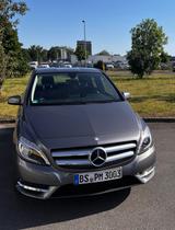 Mercedes-Benz B 180 - - Mercedes-Benz B 180 in Braunschweig