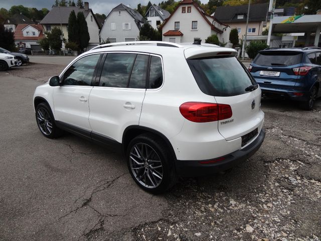 Fahrzeugabbildung Volkswagen Tiguan Sport Style 4Motion/Xenon/SitzH/PDC/Leder