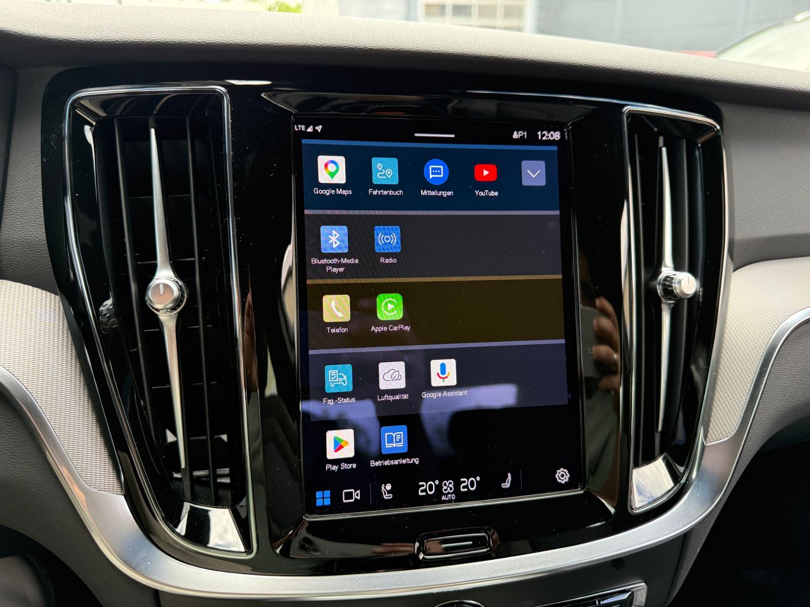 Fahrzeugabbildung Volvo S60 B5 Plus Dark AWD LED ALU