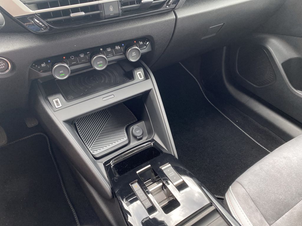 Fahrzeugabbildung Citroën C4 PureTech 130 *Automatik* MAX *360Grad Kamera*