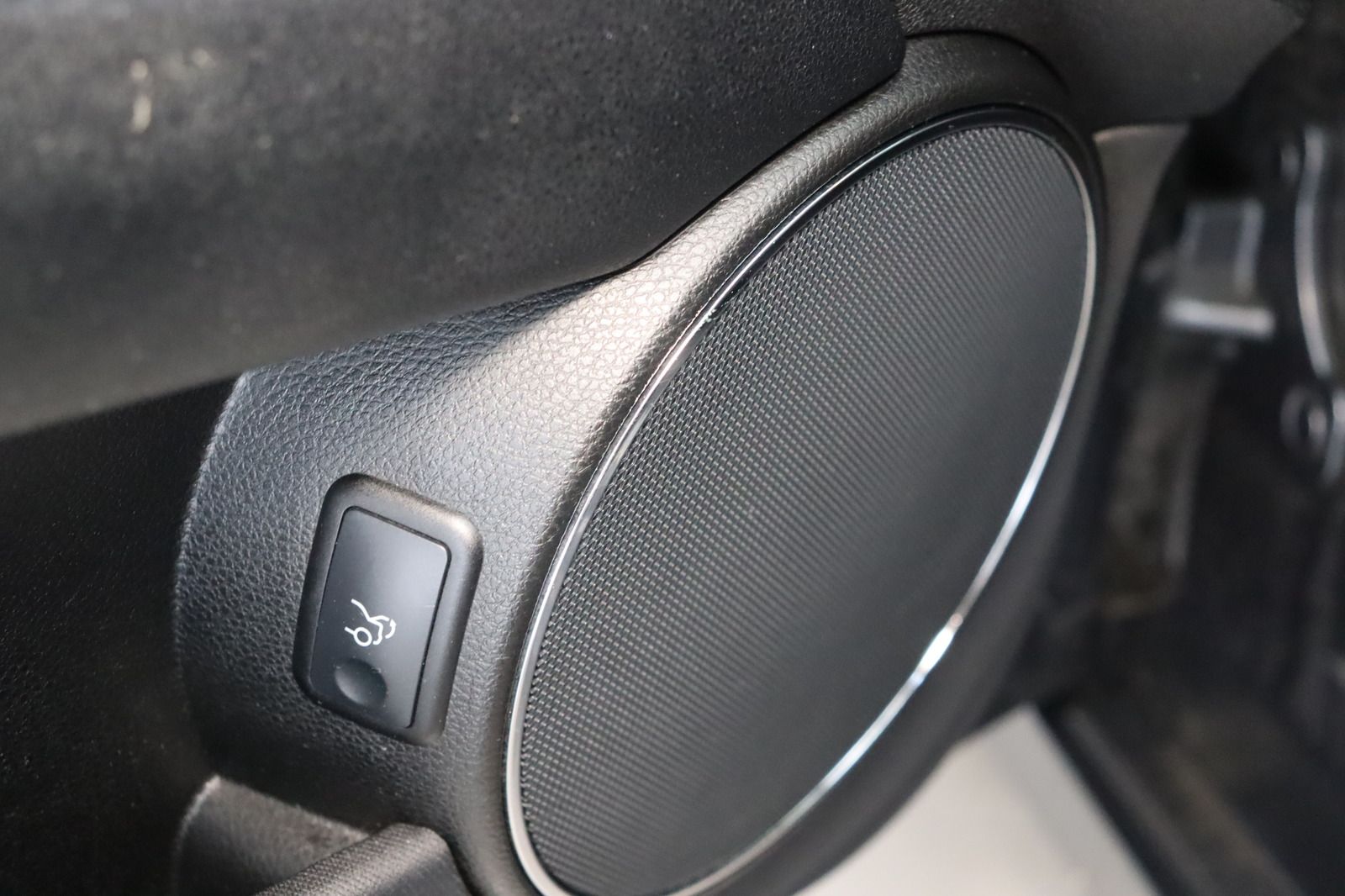 Fahrzeugabbildung Mercedes-Benz C 180 KOMPRESSOR HU/AU 02.27