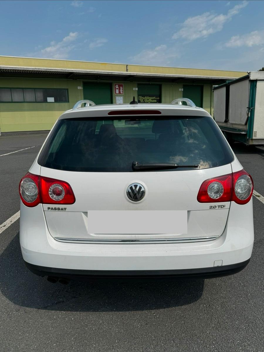 Volkswagen Passat 2010 — photo 7