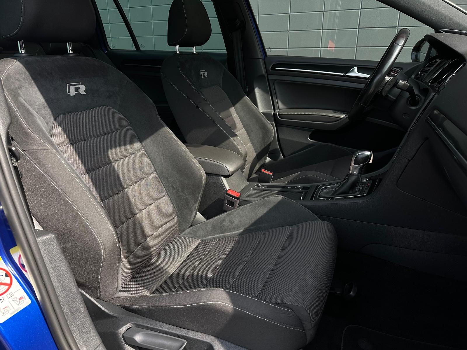 VW Golf VII R 2.0TFSI 4M *LED#PANO#ACC#DYNAUDIO#SHZ - Image 15