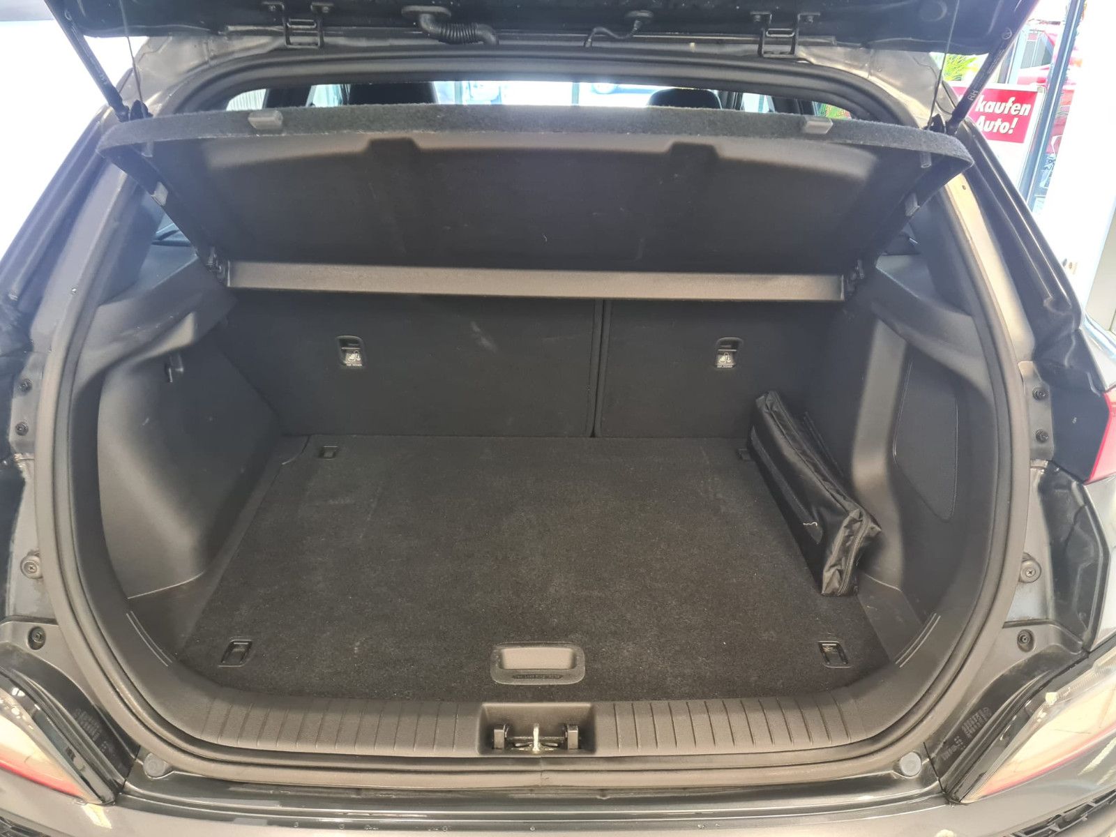 Fahrzeugabbildung Hyundai Kona Pure N-Line / LED / 1.HAND / NAVI / KAMERA