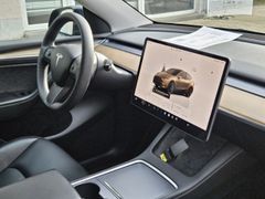 Fahrzeugabbildung Model Y Maximale Reichweite Dual AWD Long Range