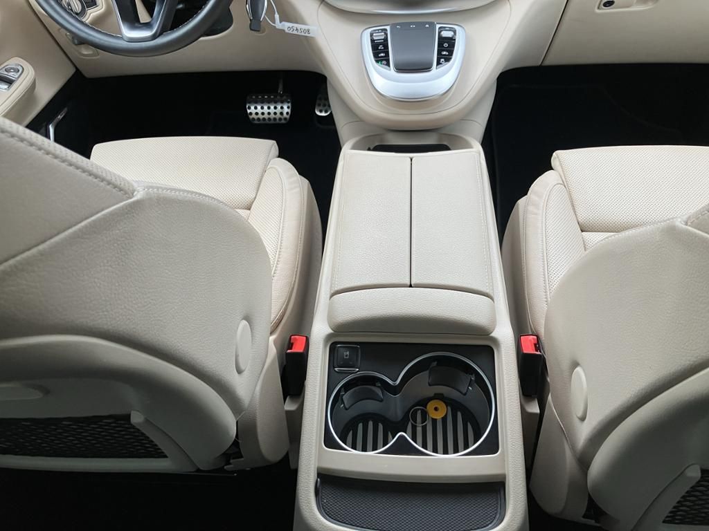 Fahrzeugabbildung Mercedes-Benz V 300 d 4MATIC AVANTGARDE EDITION Lang AHK*Leder