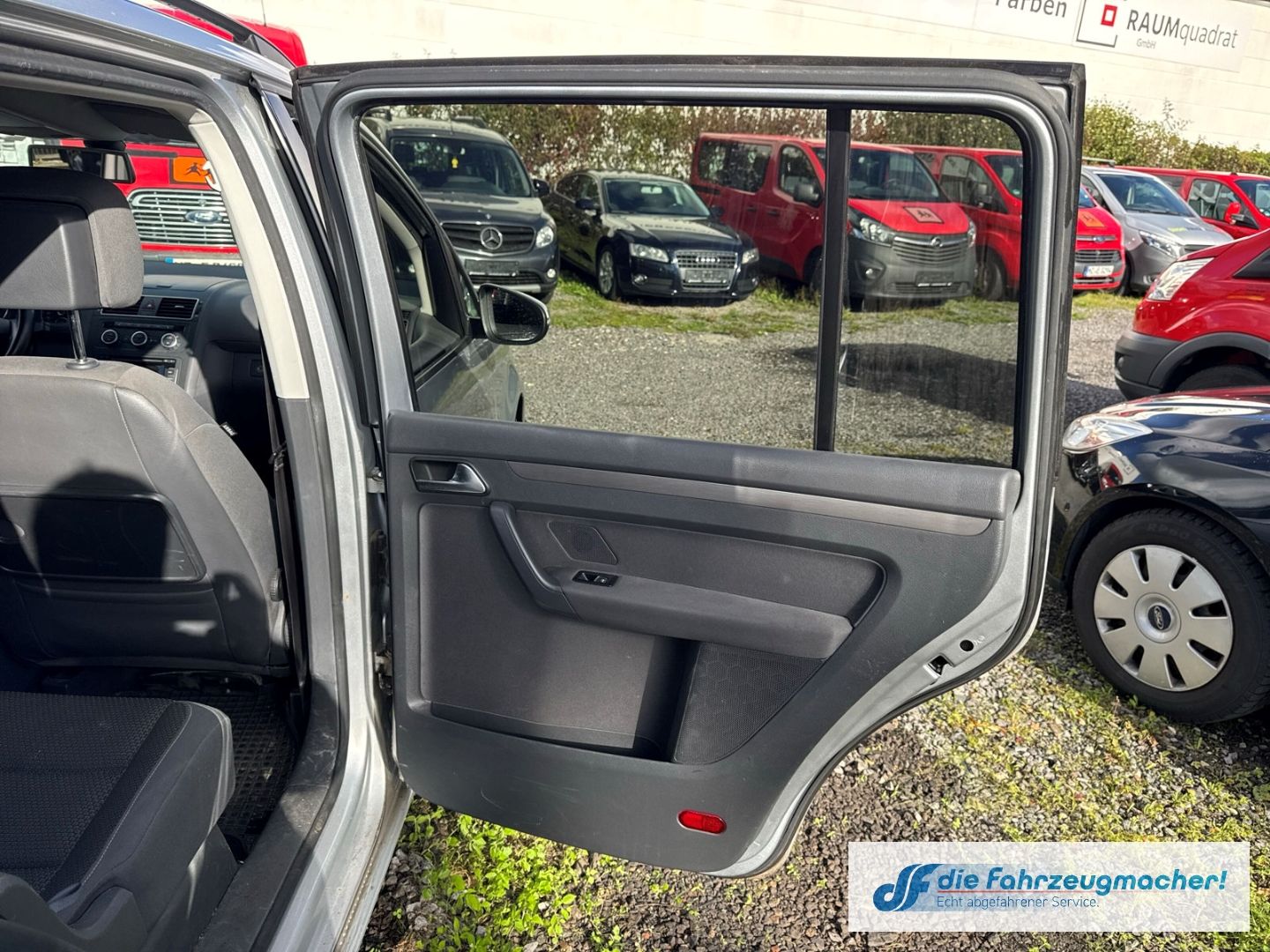 Fahrzeugabbildung Volkswagen Touran Comfortline Navi Dyn. Kurvenlicht *EXPOR