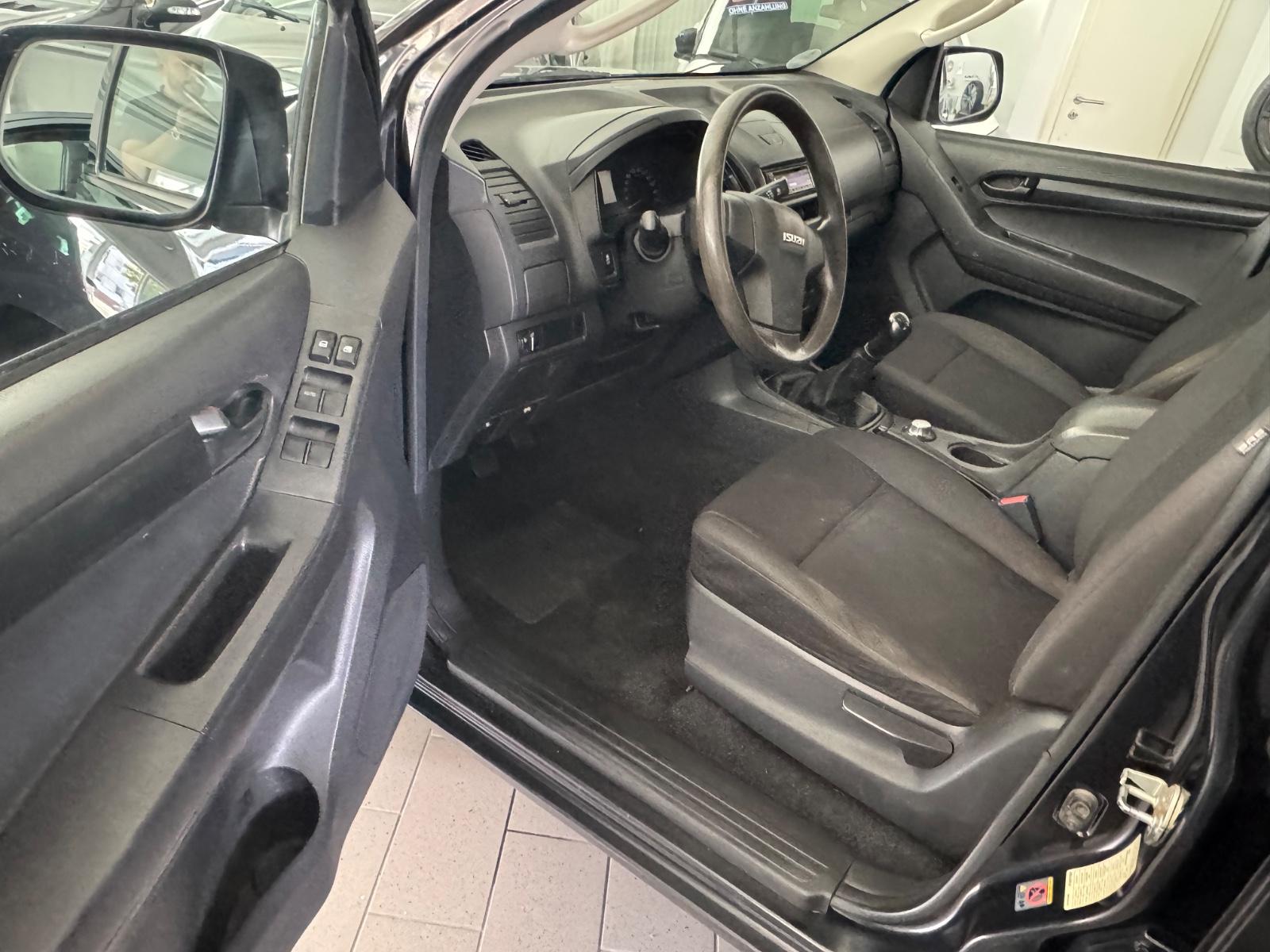 Isuzu D-Max 2.5 TD 136ch 4x4 - 1ère main - Climatisation - Attelage -  Blocage de différentiel