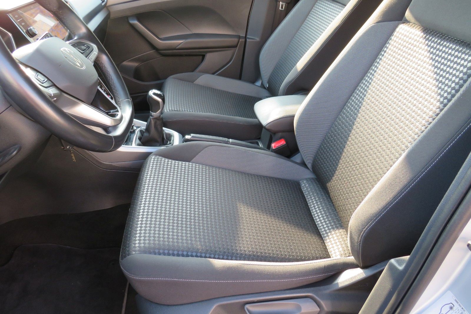 Fahrzeugabbildung Volkswagen T-Cross Active ACC NAVI APP GJ SITZH. PDC 1HD