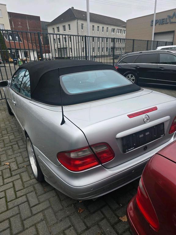 Mercedes-Benz CLK 230