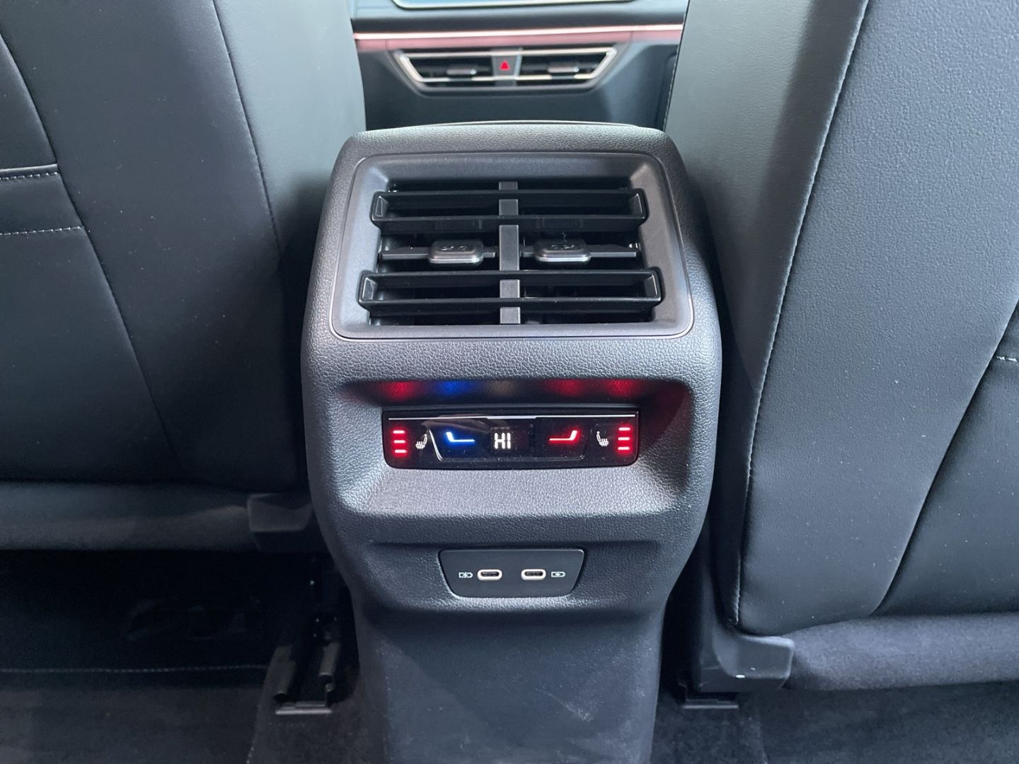 Tiguan 2.0 TDI 4M R-Line Standhzg/AHK/HUD/360°Ka