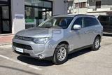 Mitsubishi MITSUBISHI Outlander 2.2 DI-D 4WD Intense - Mitsubishi Outlander Kombi Gebrauchtwagen