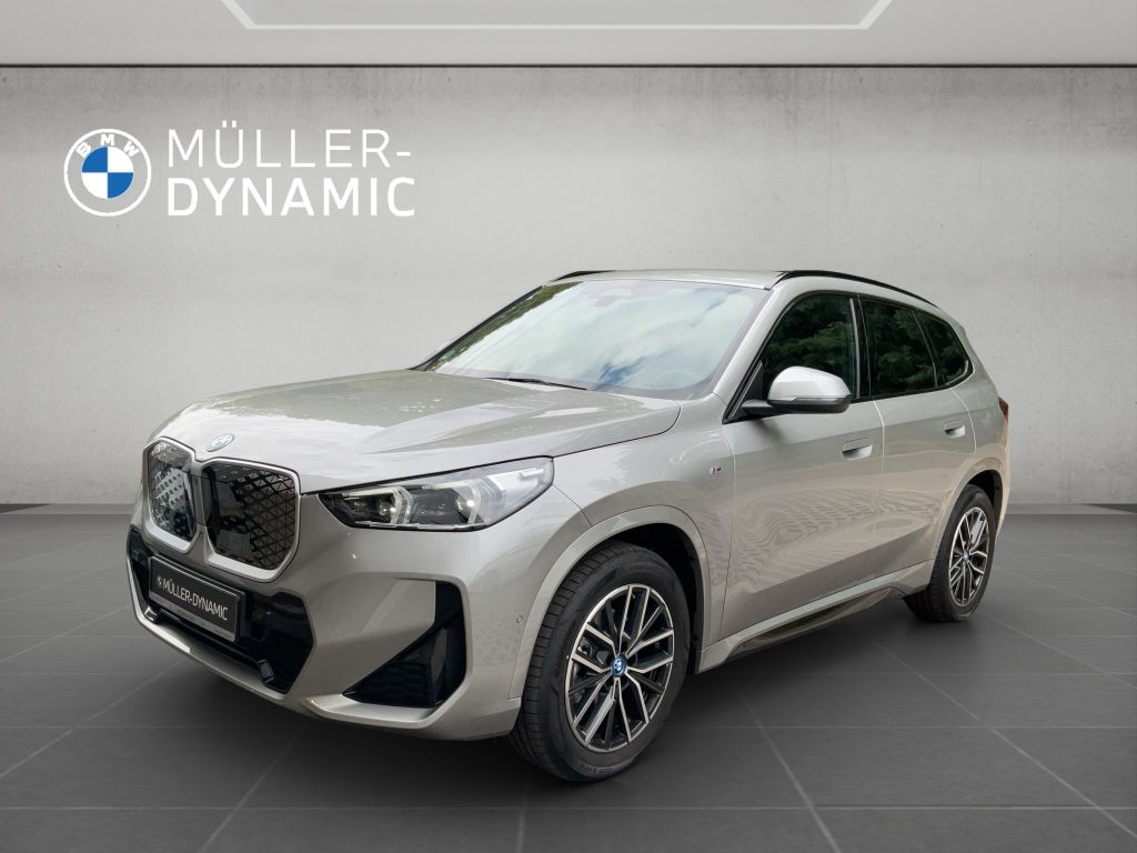 BMW iX1 eDrive20 M SPORT LED AHK RÜCKFAHR KOMFORTZUG