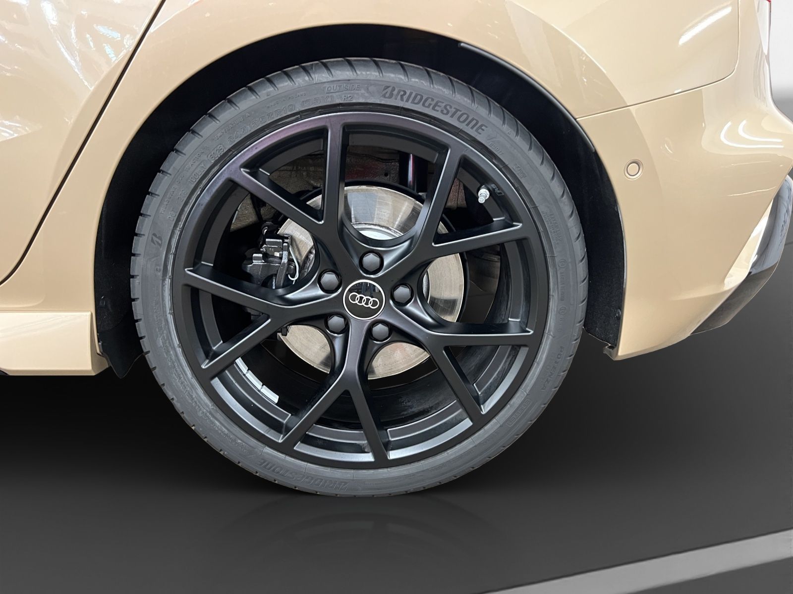 Audi RS3 Sportback exclusive RS-Abgas Pano  LM 19" RF foto 13