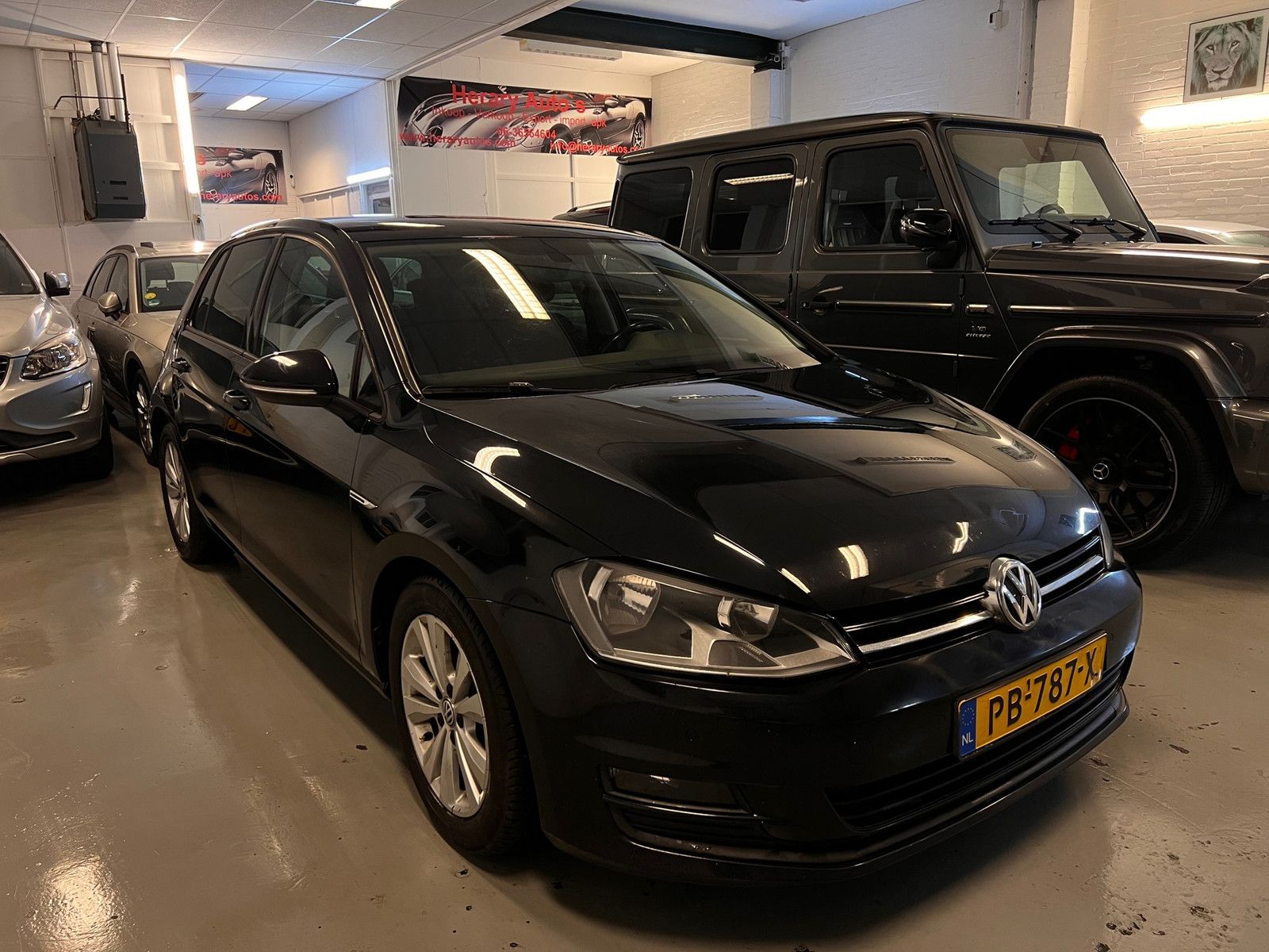 Volkswagen Golf - 1