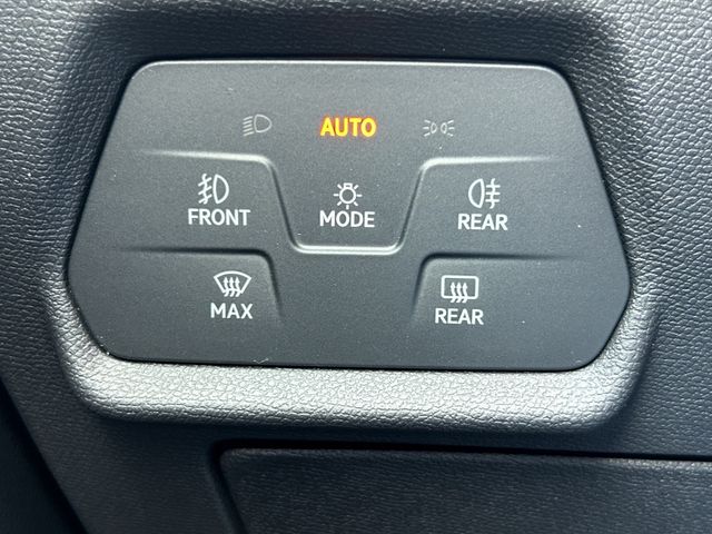 Leon Sportstourer 2.0TDI KLIMA PDC SHZ LED