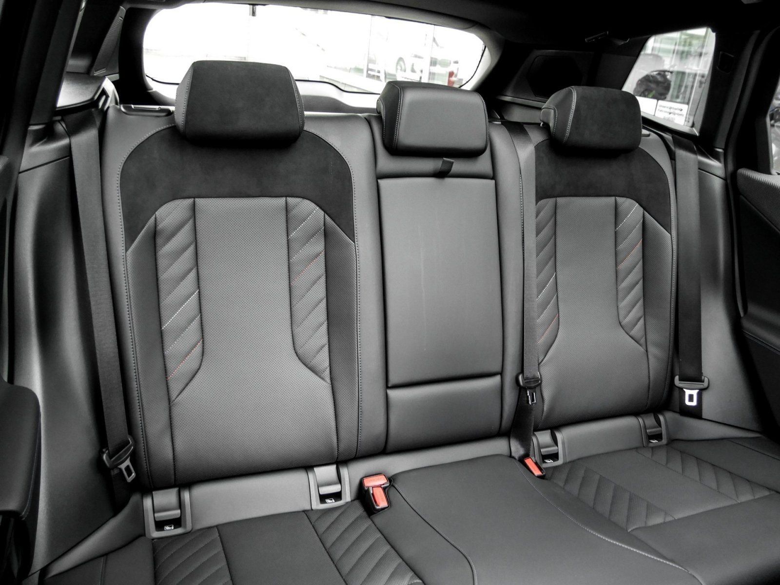 BMW X3 30e xDrive M SPORT AHK PANO HuD H K DA PROF 3 foto 4