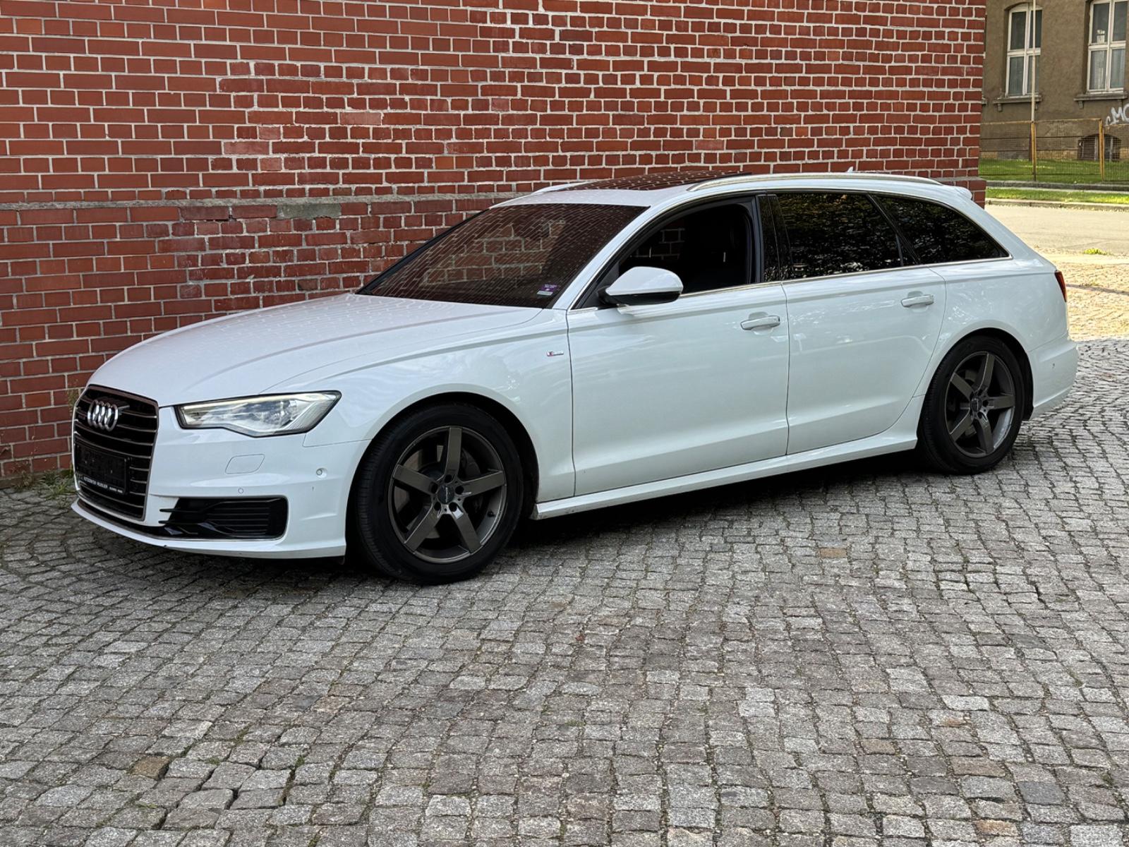 Audi A6 Avant S-line 3.0 TDI 218ch - Toi ouvrant panoramique - Alcantara - Carnet entretien - Pneus toutes saisons - Hayon éléctrique