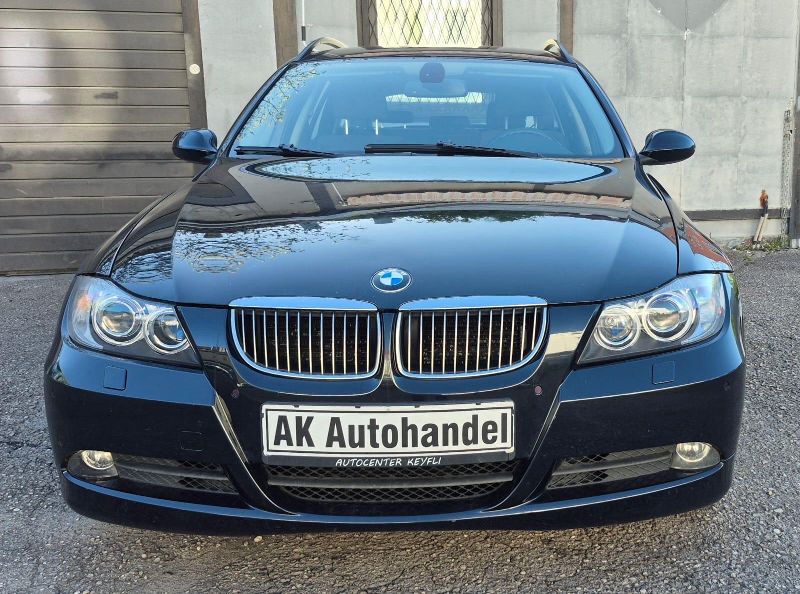 BMW 325 2005 — rear view