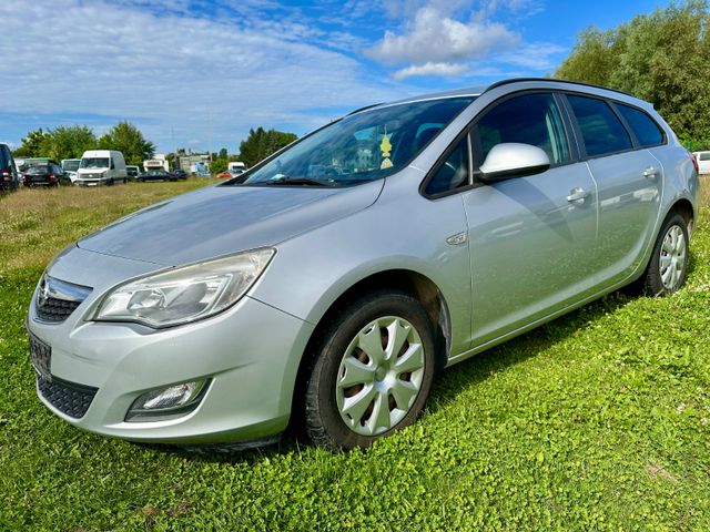 Opel Astra J Sports Tourer Design Edition — Bild 1